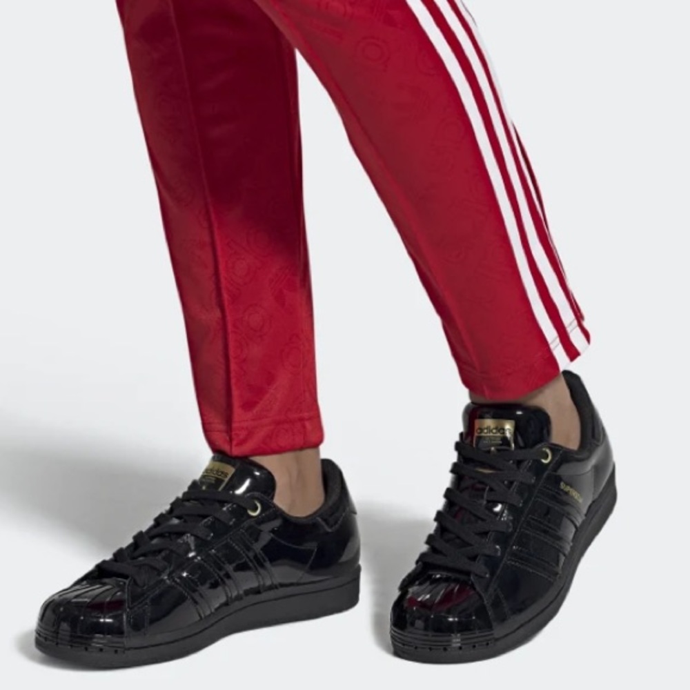 ADIDAS Women’s Superstar Metal Toe Shoes Size 6.5